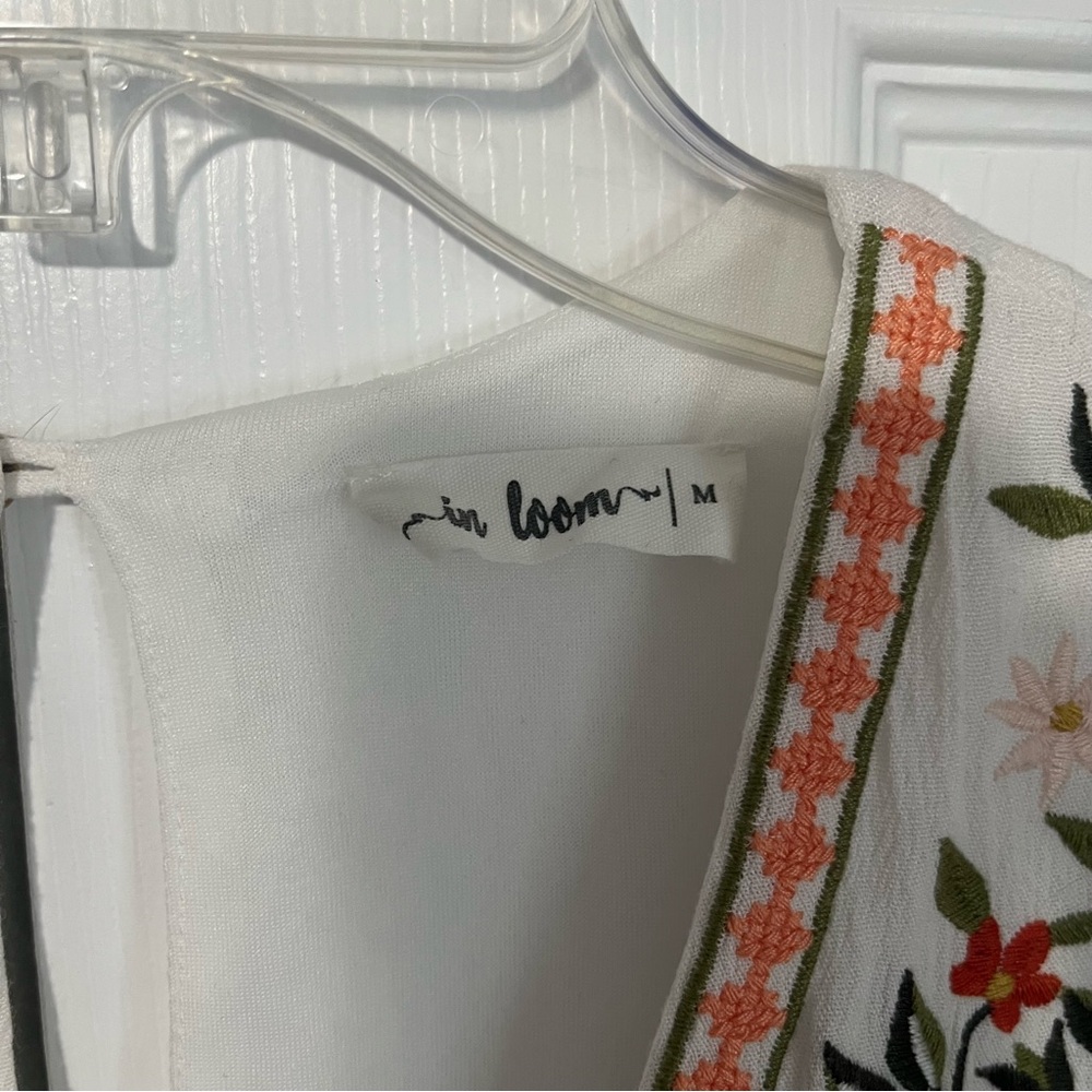 In Loom Womens Size medium mini white and floral dress - Picture 3 of 12